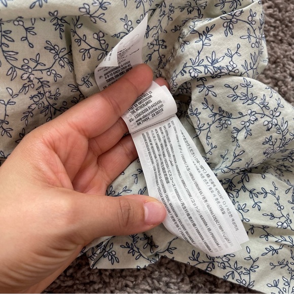 Abercrombie & Fitch Blue Floral Button Down Shirt Women’s Size Small - Picture 4 of 4